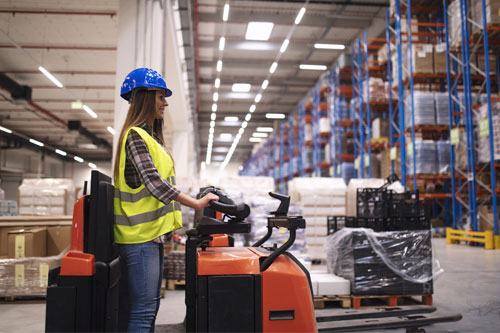 Operaria en jornada laboral